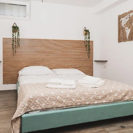 - - By Faendho Apartment