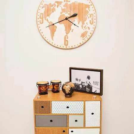 - - By Faendho Lägenhet *