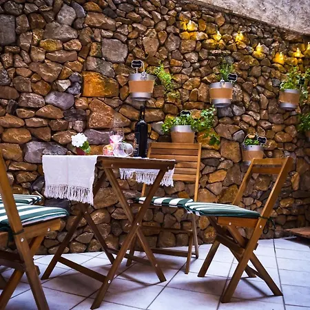 Lejlighed - - By Faendho *